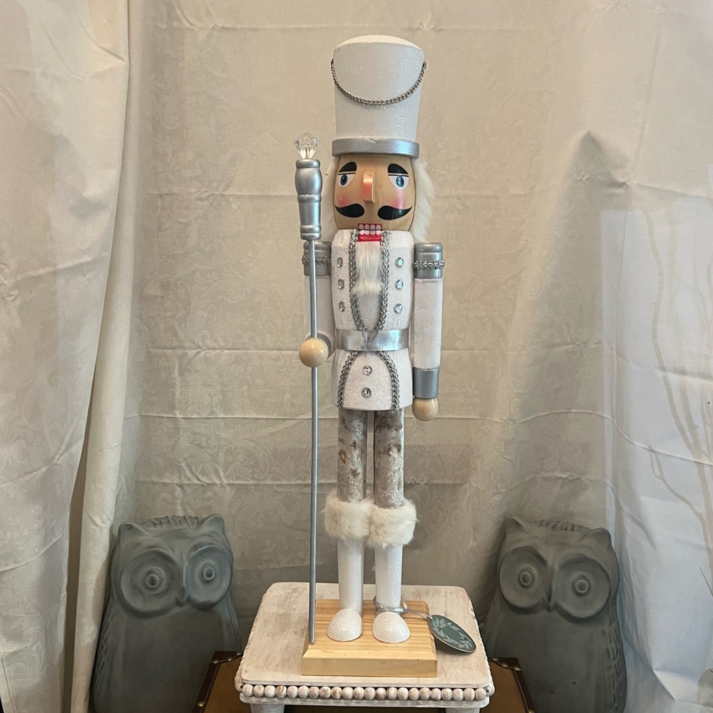 Tinsel & Fir Christmas Nutcracker Decor